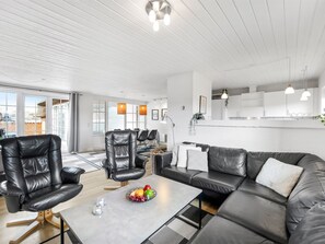 TV, fireplace - "Milena" - 200m from the sea by Interhome (Hvide Sande)