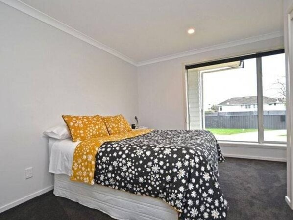 4 Schlafzimmer, Bügeleisen/Bügelbrett, WLAN, Bettwäsche
