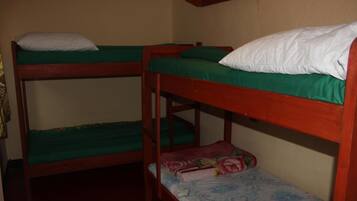 Dormitório compartilhado, 2 quartos, acessível, para fumantes | 2 quartos