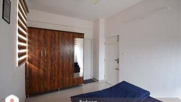 1 chambre, fer et planche à repasser, Wi-Fi, draps fournis