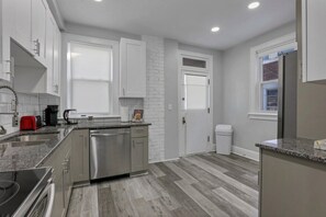 Fridge, microwave, stovetop, dishwasher