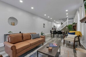 TV - The Columbus Adventure (Columbus)