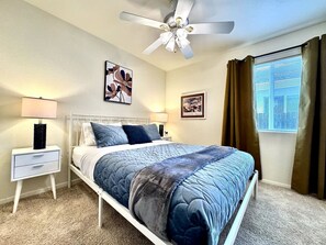 3 bedrooms, desk, iron/ironing board, free WiFi