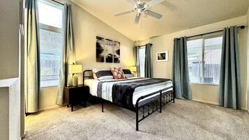 3 bedrooms, desk, iron/ironing board, free WiFi