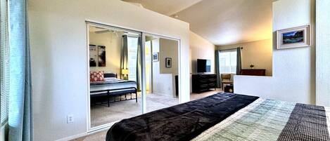 3 chambres, bureau, fer et planche à repasser, Wi-Fi gratuit