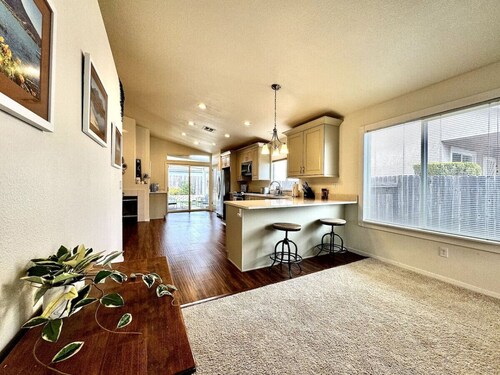 King Bed Retreat, Pet-Friendly, Rancho Cordova