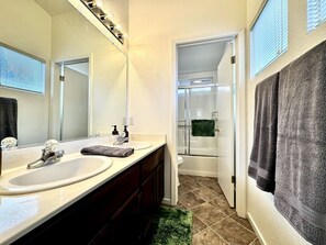 Unclassified image, 2 of 43, button - King Bed Retreat, Pet-Friendly, Rancho Cordova (Rancho Cordova)