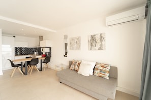 TV - WELCS ESTUDIO 124 EMP con vistas al mar (Empuriabrava)