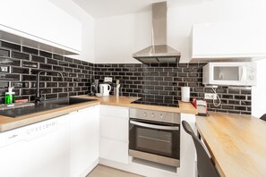 Fridge, microwave, oven, dishwasher