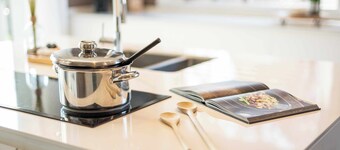 Villa T’Uzetje – villa with pool in Oostduinkerke