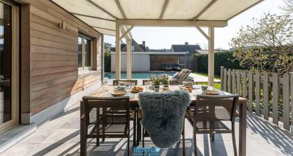 Villa T’Uzetje – villa with pool in Oostduinkerke