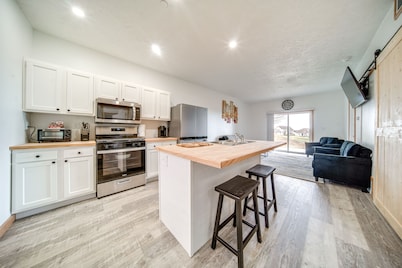 Golf Course View: Centrally Located Condo in Erie