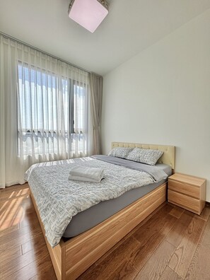 Familie appartement, uitzicht op de stad | Een bureau, geluiddichte muren, gratis wifi, beddengoed