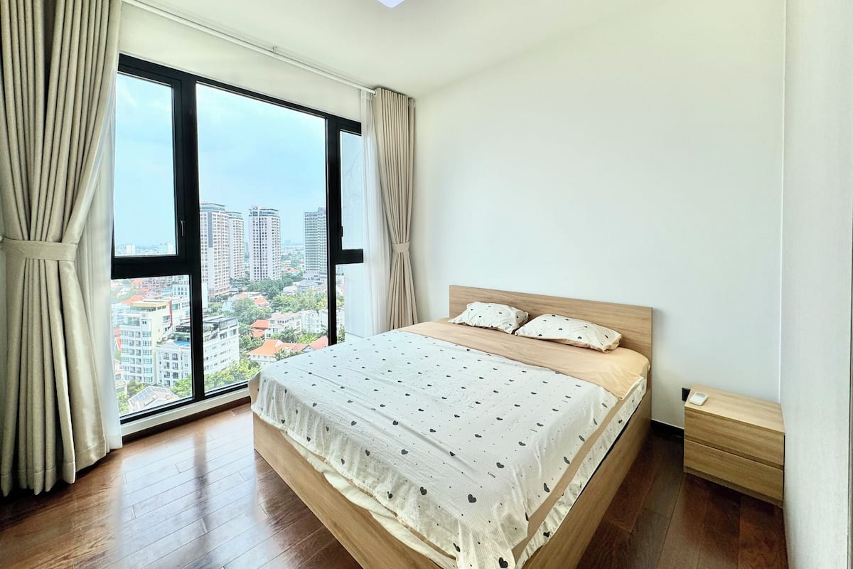 Appartamento Luxury, vista fiume | 1 camera, una scrivania, insonorizzazione, Wi-Fi gratuito