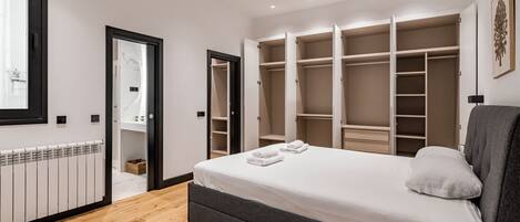 2 chambres, fer et planche à repasser, accès Internet, draps fournis