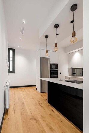 Køleskab, mikrobølgeovn, ovn, opvaskemaskine