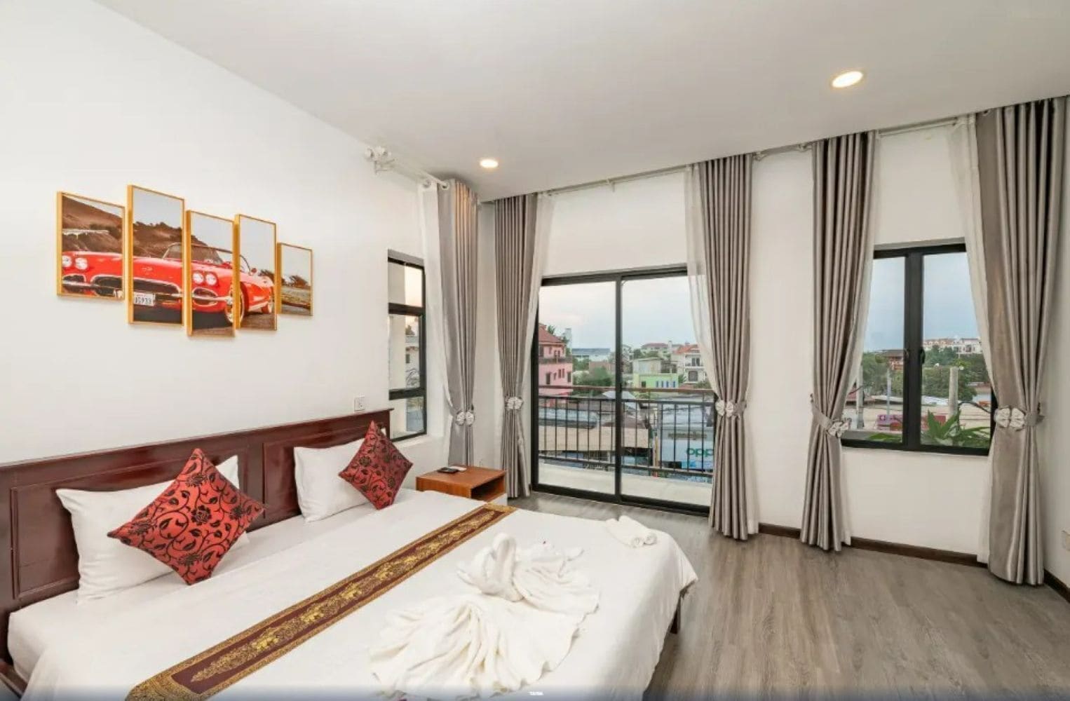 Estudi en suite Deluxe | Escriptori i espai de treball apte per a portàtils 