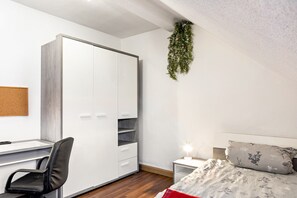 2 habitaciones, tabla de planchar con plancha y wifi gratis 