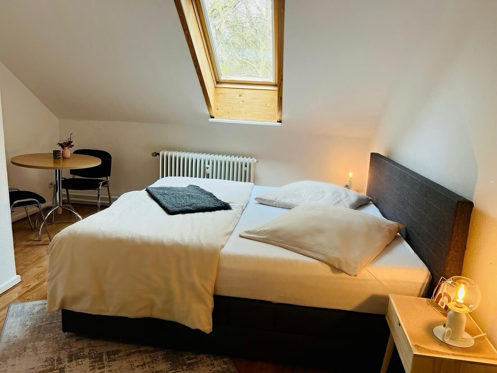 5 bedrooms, iron/ironing board, free WiFi, bed sheets