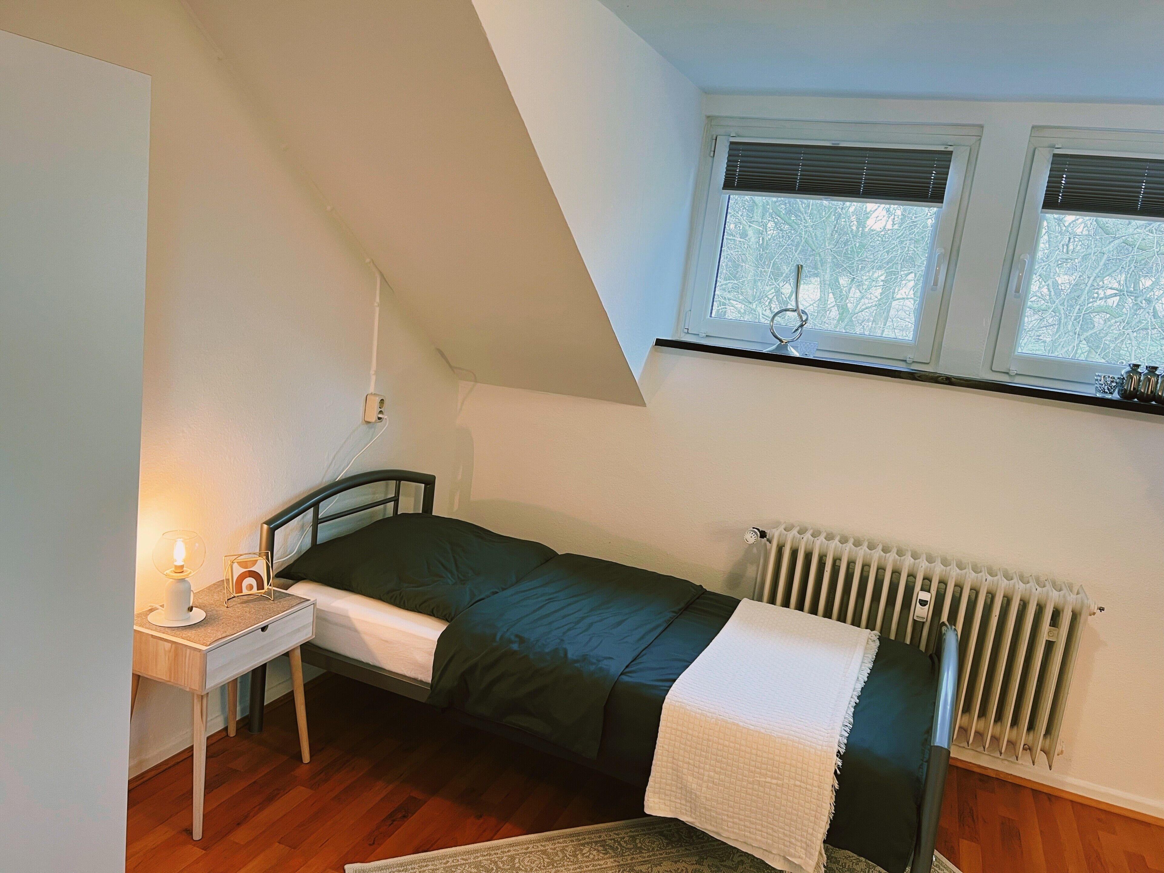 5 bedrooms, iron/ironing board, free WiFi, bed sheets