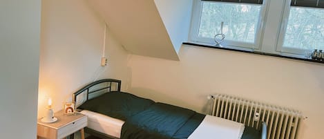 5 makuuhuonetta, silitysrauta/-lauta, ilmainen Wi-Fi, vuodevaatteet