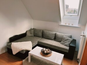 TV - Apartment 'Harzliebe' with Mountain View, Private Garden and Wi-Fi (Bad Harzburg)