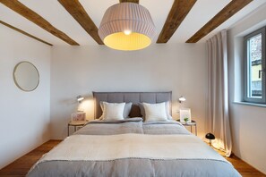 1 bedroom, free WiFi, bed sheets - Apartment "Altes Pfarrhaus - Studio" with Shared Terrace & Wi-Fi (Gleisweiler)