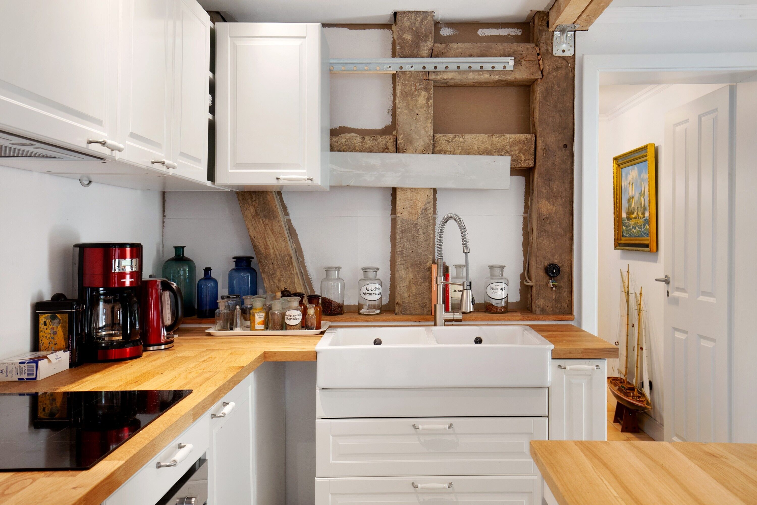 Kühlschrank, Mikrowelle, Ofen, Herdplatte