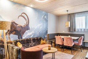 Interior - Apartment Steinbock: Modern Alpine Design & Wellness Retreat (Pflach)