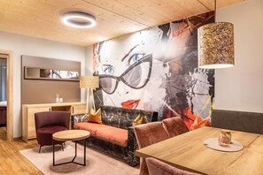 Interior - Holiday Apartment "Hotel Zum Schwanen - 6" with Mountain View, Shared Terrace & Wi-Fi (Pflach)