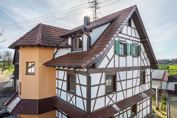 Exterior - Apartment 'Ferienwohnung, 55qm' with Wi-Fi (Neuried)