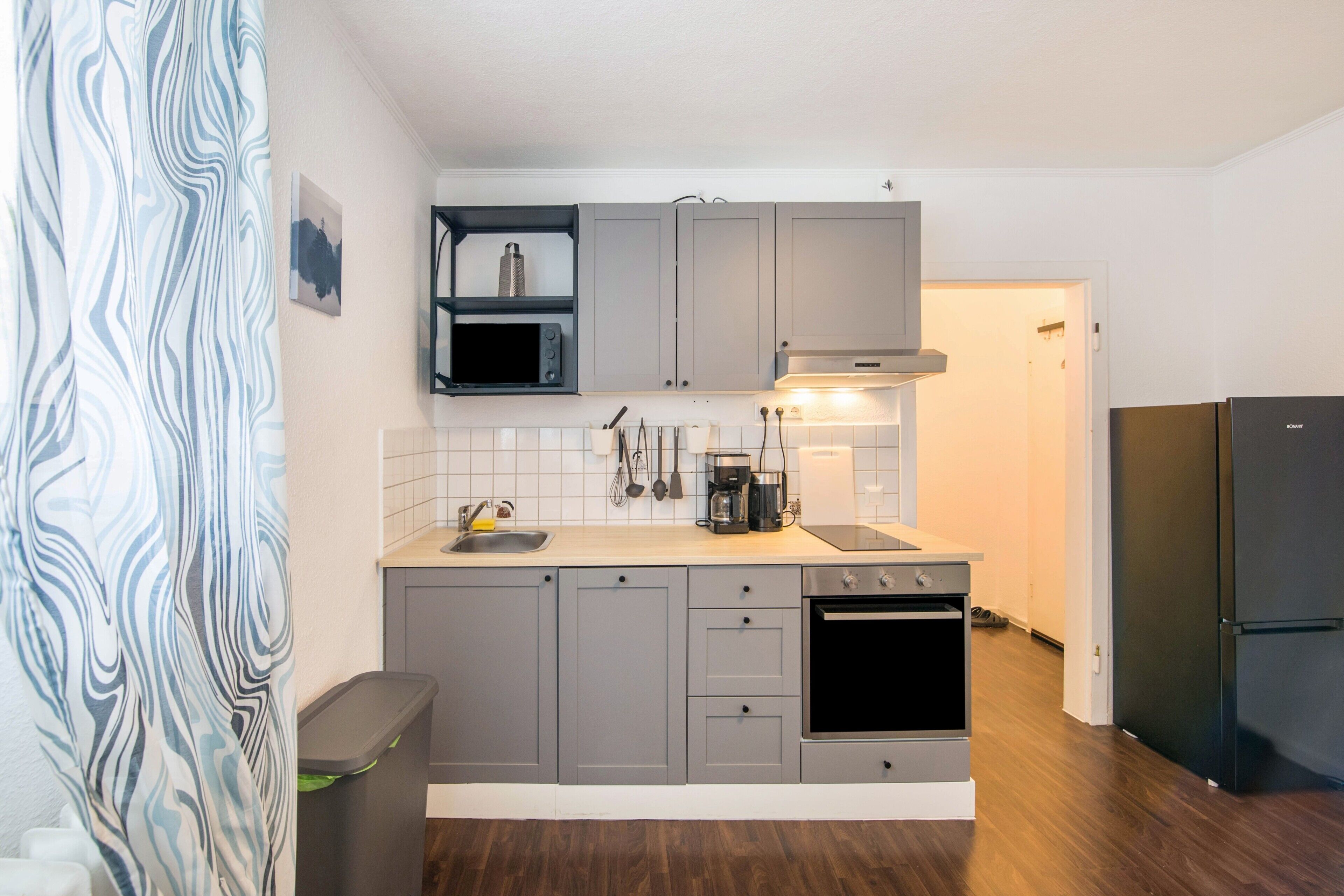 Kylskåp, mikrovågsugn, ugn och spishäll