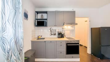 KylskÄp, mikrovÄgsugn, ugn och spishÀll