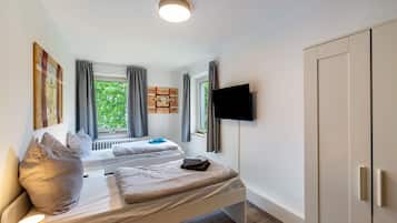 1 bedroom, free WiFi, bed sheets