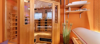 Apartment 'Am Tobelbach' with Mountain View, Private Terrace, and Wi-Fi