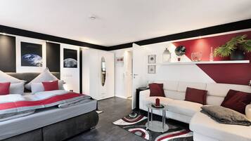 1 slaapkamer, een strijkplank/strijkijzer, gratis wifi, beddengoed