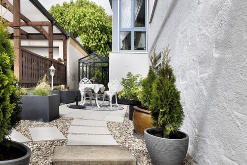 Ferienwohnung 'Am Tobelbach' mit Bergblick, privater Terrasse und WLAN
