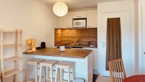 Coffee/tea maker, fridge, microwave, oven - Studio  4 ppl near the ski station (Les Deux Alpes)