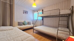 2 bedrooms, bed sheets