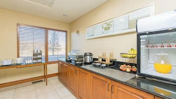 Free daily continental breakfast