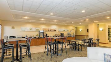 Tägliches inbegriffenes kontinentales Frühstück