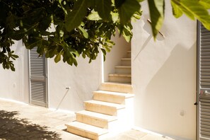 ด้านหน้าที่พัก