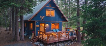 Indigo Owl by AvantStay | Cabin w/ Firepit | Minutes to Lake & Slopes