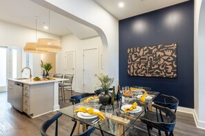 Dining - Outrider Buyout - 2 Units by AvantStay | Sleeps 24 (Nashville)