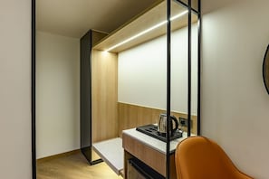 Phòng Deluxe | Bộ trải giường bằng vải cotton Ai Cập, bộ đồ giường cao cấp, minibar 