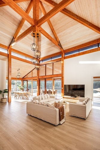 New: TeySha Retreat - Unique and Luxurious Accommodation in Yallingup 