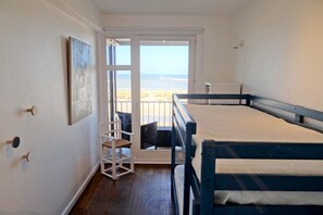 3 bedrooms, travel crib, free WiFi