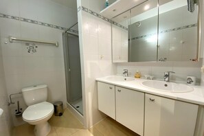 Shower - Apartment in Nieuwpoort near the Beach (Nieuwpoort)
