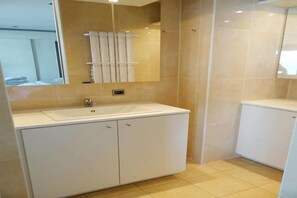 Shower - Apartment in Nieuwpoort near golf course (Nieuwpoort)