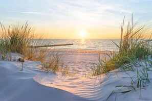 Una spiaggia nelle vicinanze